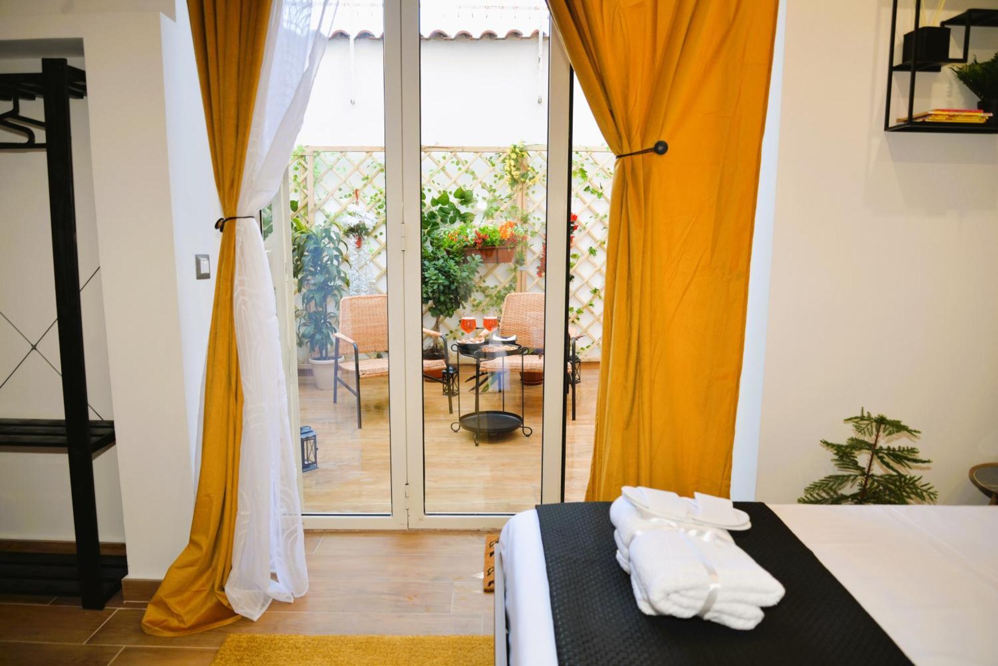 Blackwoody Contemporary Rooms - Napoli Centro Storico Ngoại thất bức ảnh
