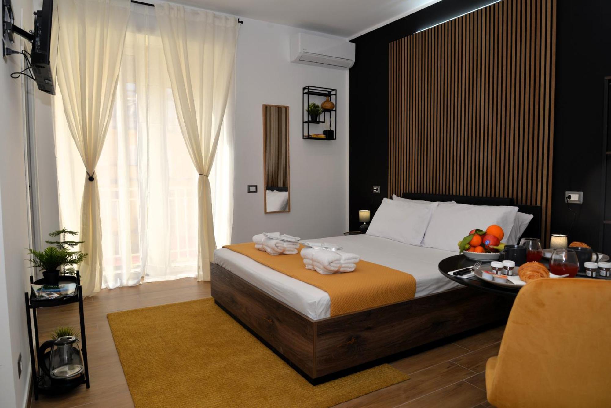 Blackwoody Contemporary Rooms - Napoli Centro Storico Ngoại thất bức ảnh