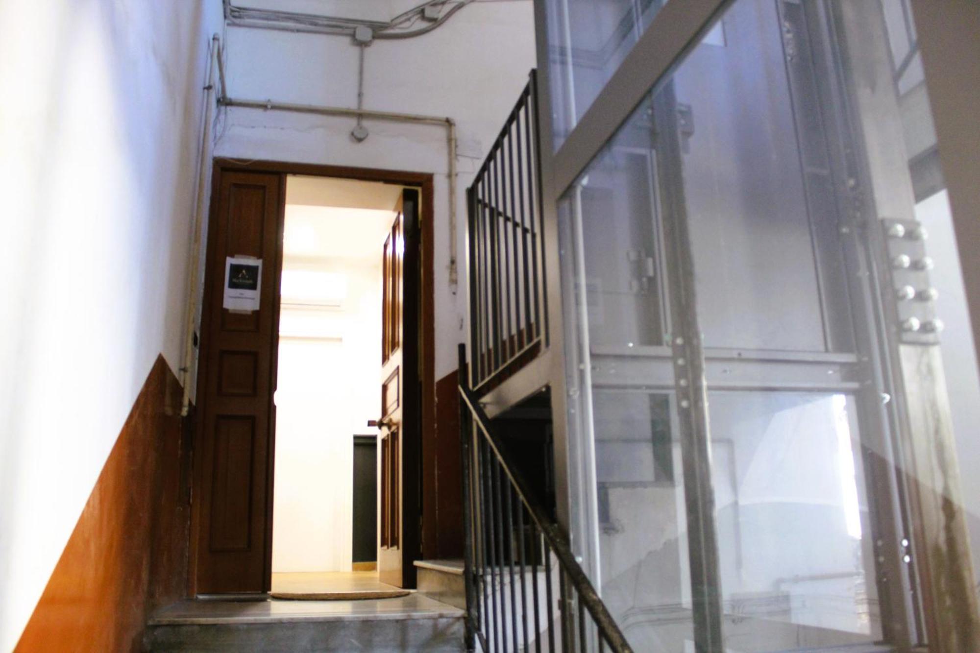 Blackwoody Contemporary Rooms - Napoli Centro Storico Ngoại thất bức ảnh